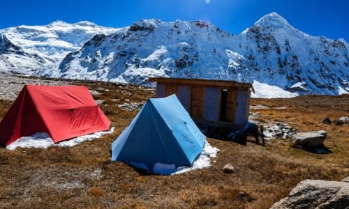 camping in nepal trek