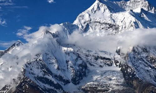 pisang peak climbing